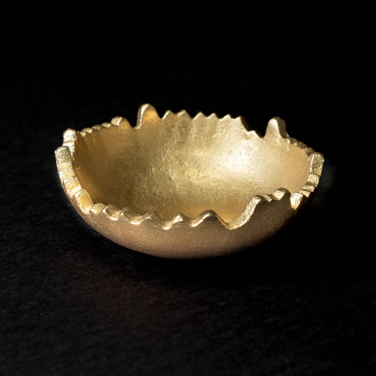 Gold Round Torn Edge Textured Bowl