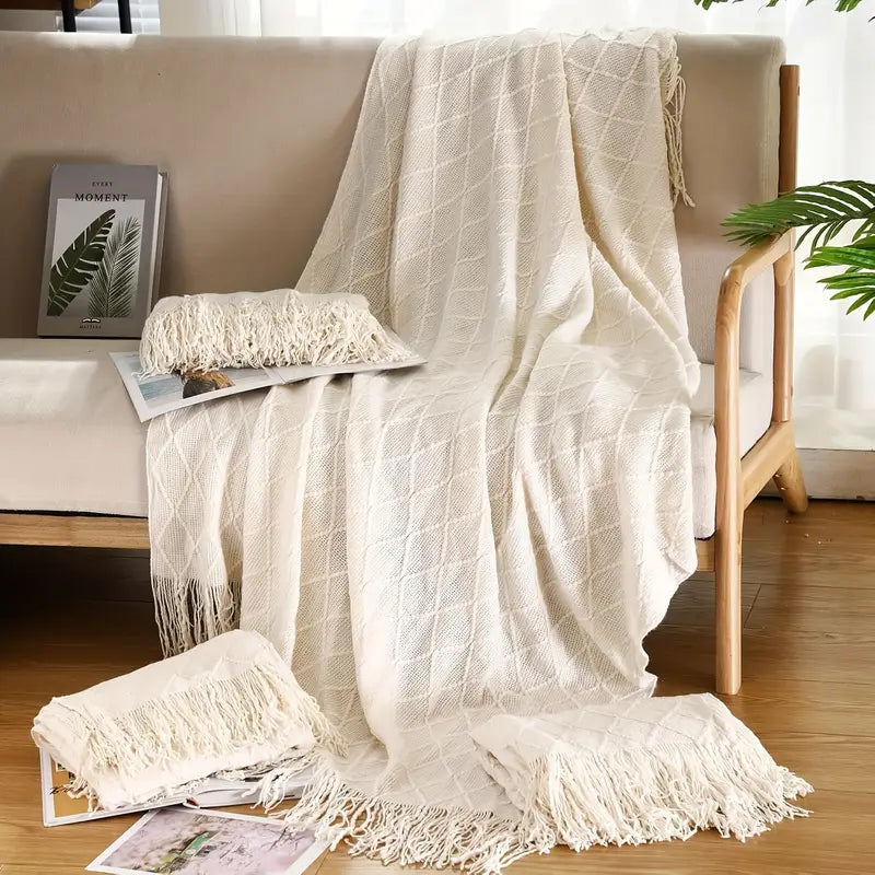 Soft Throw Blanket with Tassel